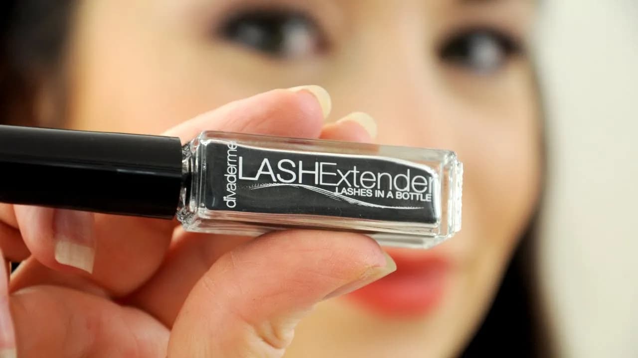 Sztuczne rzęsy w butelce Hebe: innowacyjne rozwiązanie czy przereklamowany produkt?