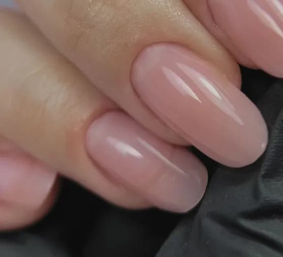 Czy hybryda niszczy paznokcie: fakty i mity na temat stylizacji hybrydowej