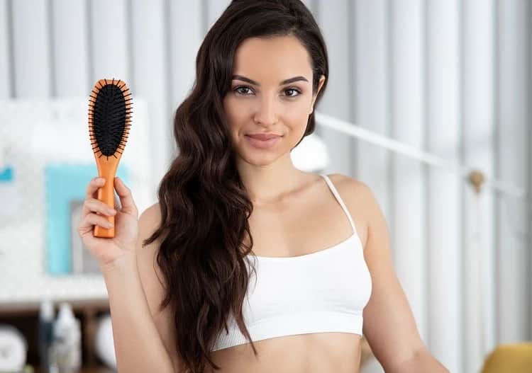 Jak wyczyścić szczotkę do włosów z kurzu i brudu - Poradnik
