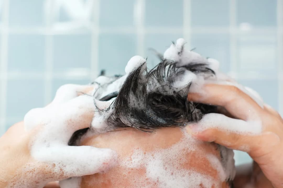 Dlaczego warto wybierać naturalne szampony do włosów?
